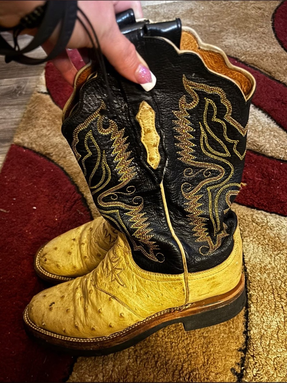 Lady’s Two-Tone Black and tan Western Cowboy Boots